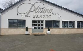 Platina Panzio***